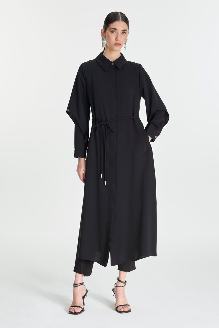 Chemise à Col Boutonné Dissimulé Noire - Image 1 of 3