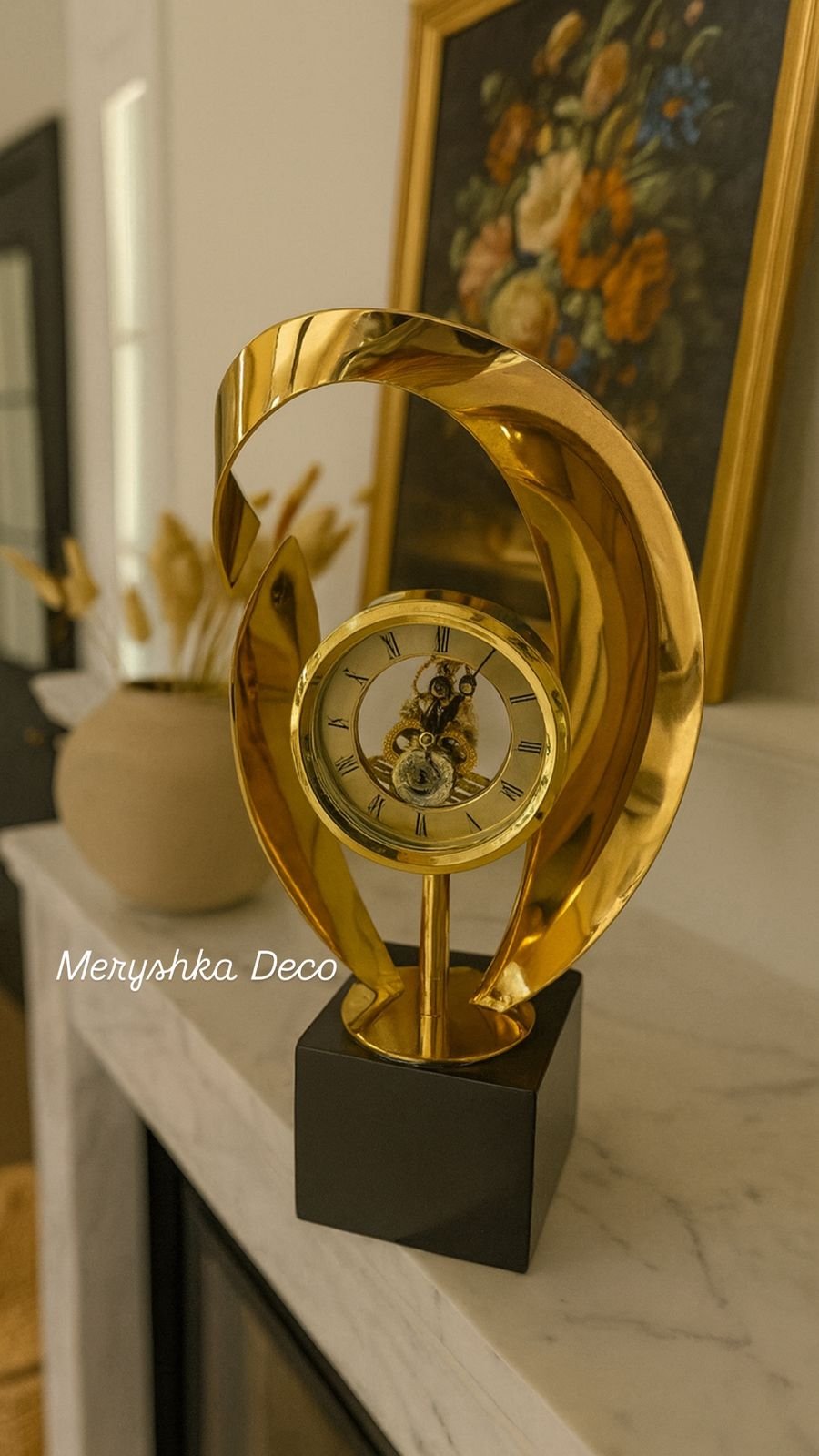 Horloge décorative dorée moderne - Image 1 of 1