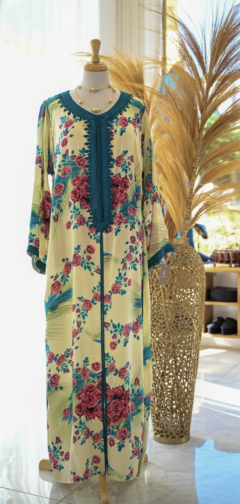 Caftan en soie  - Image 1 of 3
