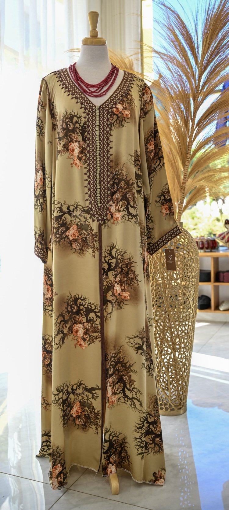 Caftan en soie  - Image 1 of 3