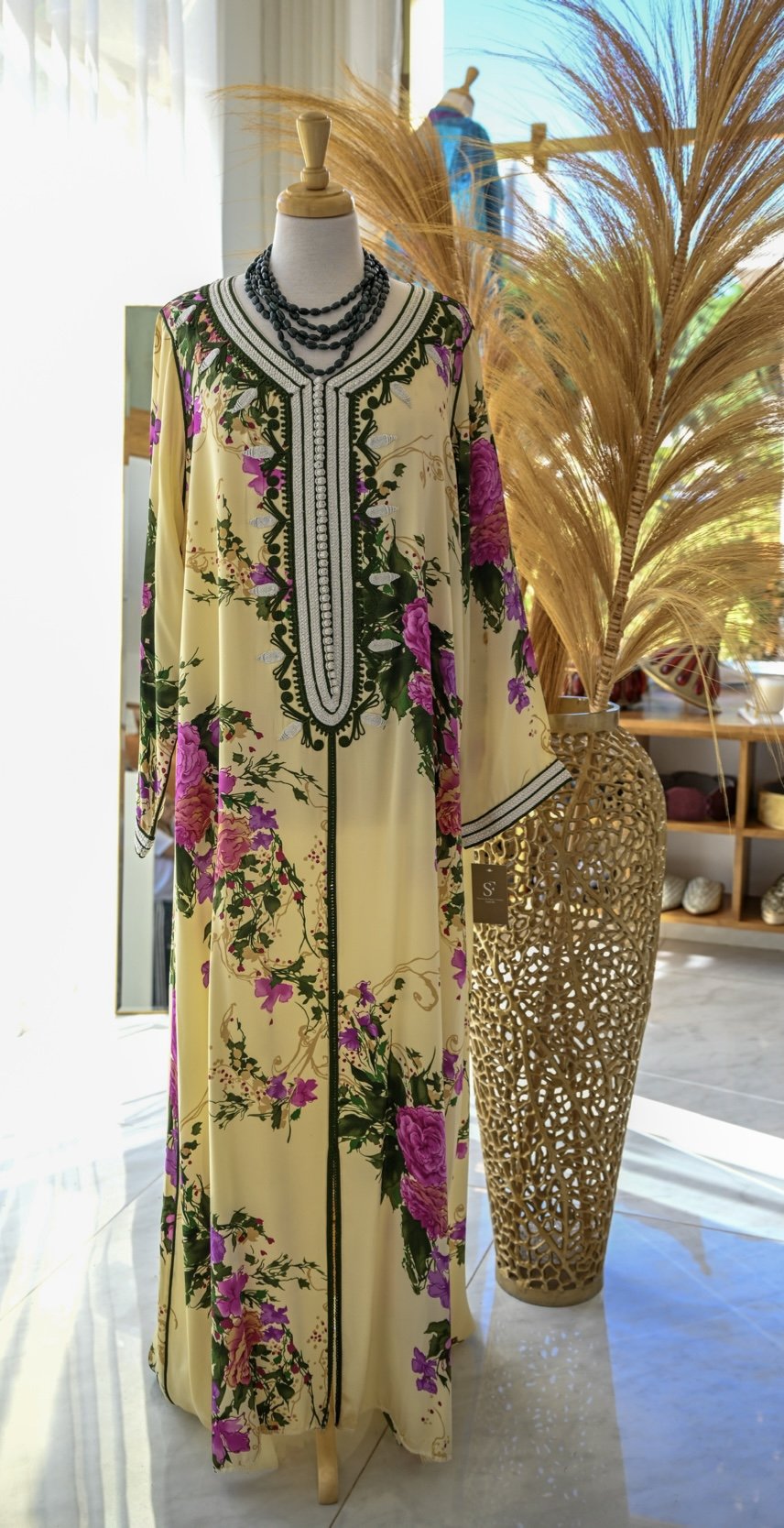Caftan en soie  - Image 1 of 2