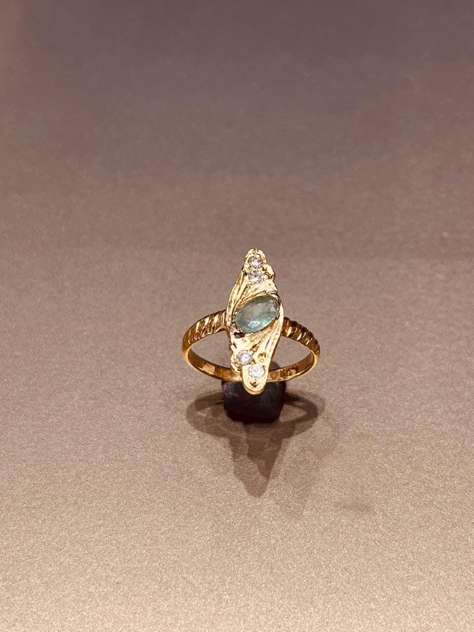 Bague en or emeraude et diamants  - Image 1 of 1