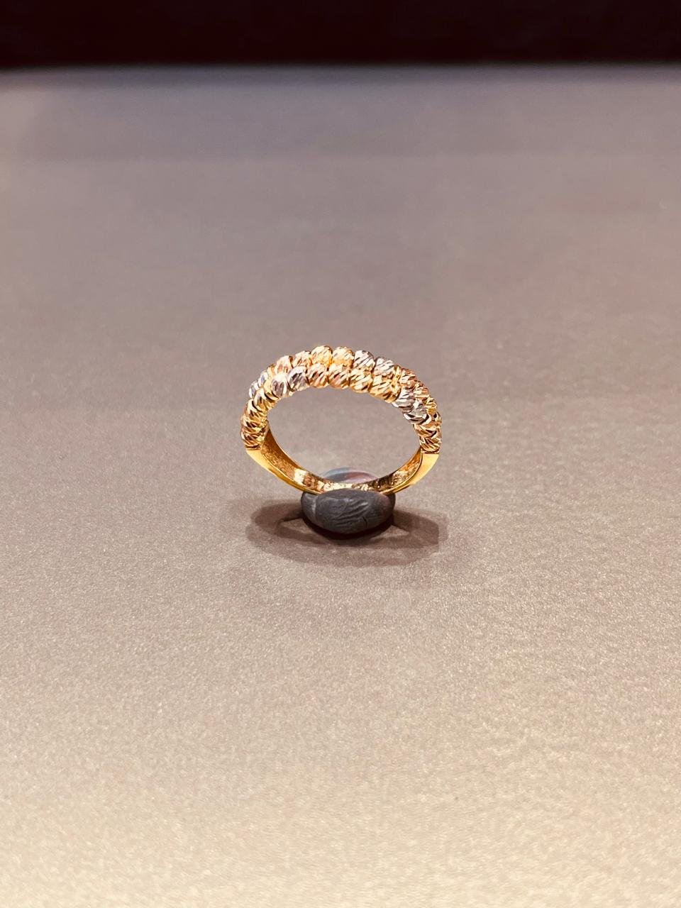 Bague or boules - Image 1 of 1