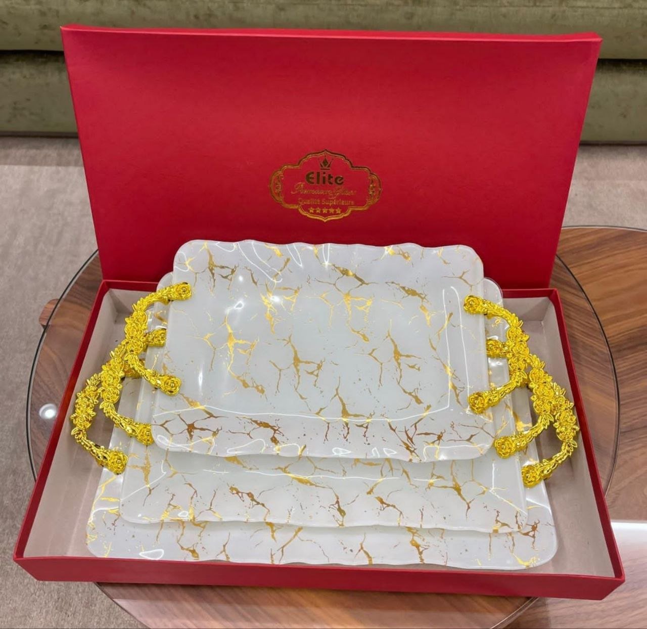 Set De Plateaux Effet Marbre Blanc Avec Poignées Dorées – Elite Premium Class - Image 1 of 1