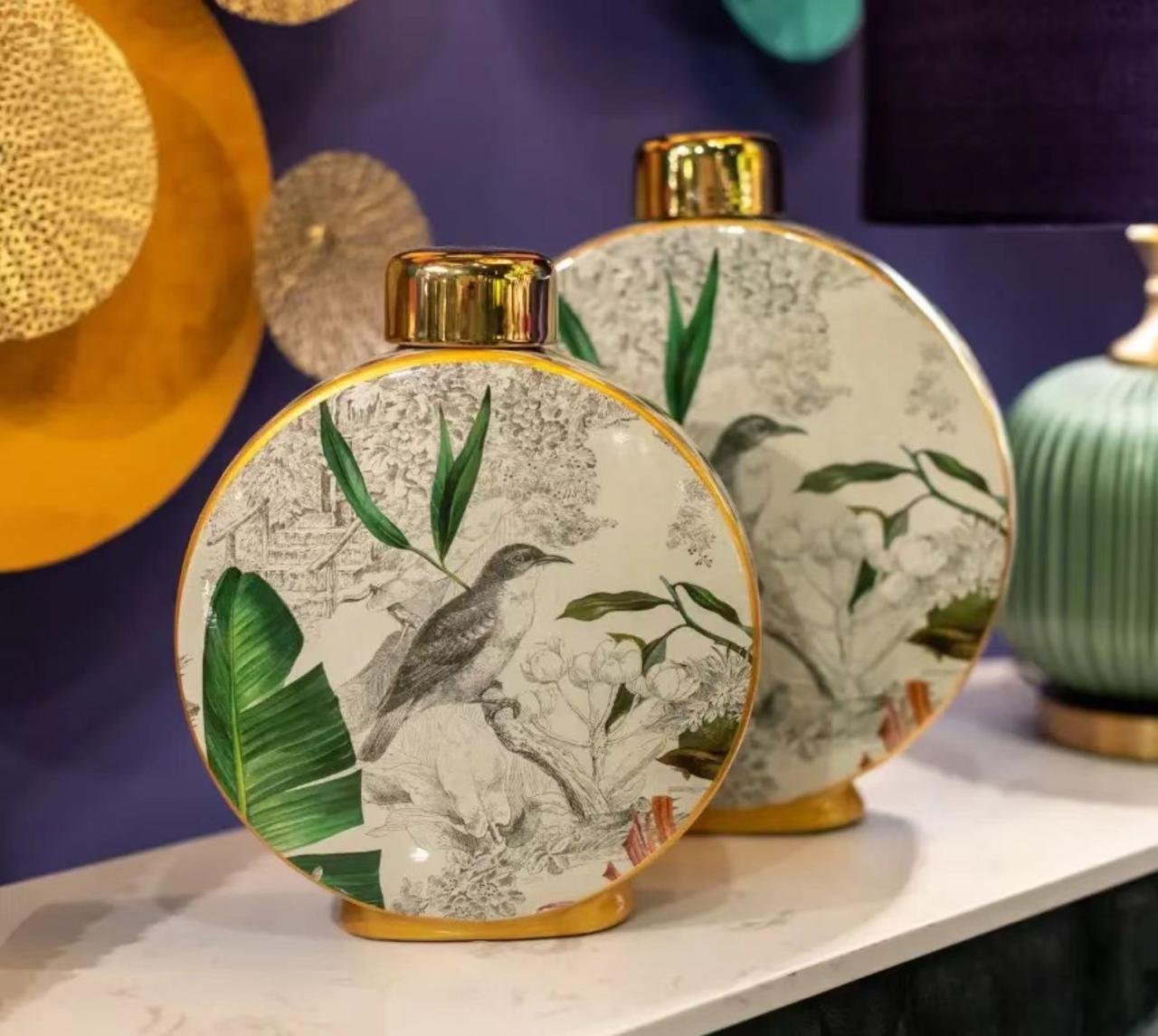 Deux Vases Avec Couvercle En Porcelaine - Image 1 of 1