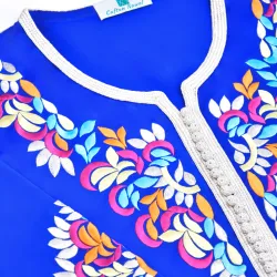 Caftan en crêpe de soie bleu