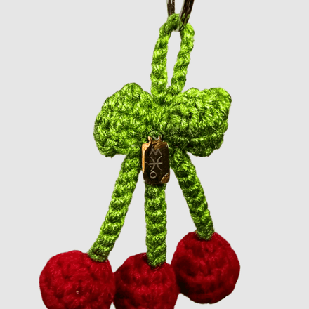 Porte-clés Cerise en crochet – Bag Charm hand made in Marrakesh thumbnail 1