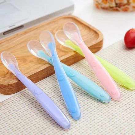 Cuillère en Silicone Souple pour Nourriture Bébé de Qualité Alimentaire thumbnail 2