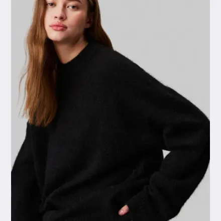 Sweater thumbnail 4