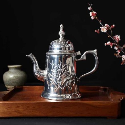 Théière Marocaine en Argenté – Artisanat Traditionnel de Fès thumbnail 1