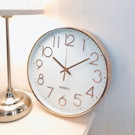Horloge Murale Silencieuse Au Design Moderne thumbnail 2