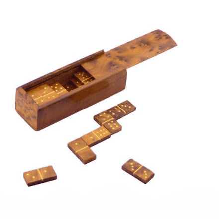 Jeu de dominos artisanal en bois de genévrier – Élégance naturelle et moment de plaisir authentique thumbnail 2