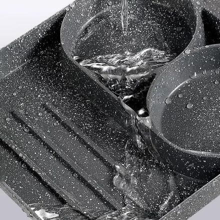 Poêle Carrée Avec Sections Adaptée À L’induction Et Au Gaz thumbnail 3