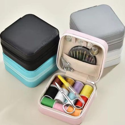 Boîte de rangement de couture portable multifonctionnelle pour la maison et les voyages (colleur aléatoire) thumbnail 1