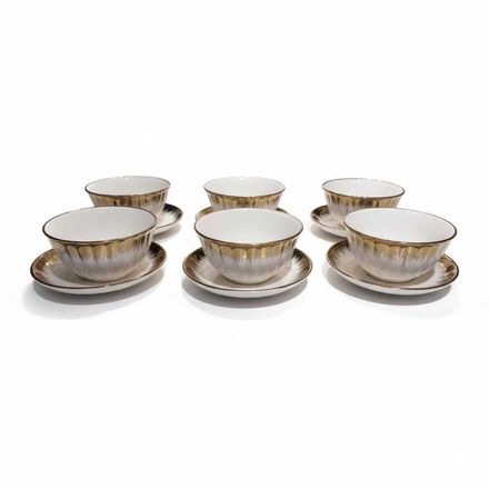 ENSEMBLE 15 PIECES SOUPIÈRE AVEC COUVERCLE ET LOUCHE ET 6 BOLS ET 6 ASSIETTES EN PORCELAINE BLANCHE DÉTAILS DORES thumbnail 4