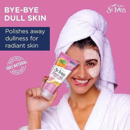 St Ives Scrub Désincrustant au Citron Rose et Mandarine, Peau Radieuse- 170g thumbnail 4