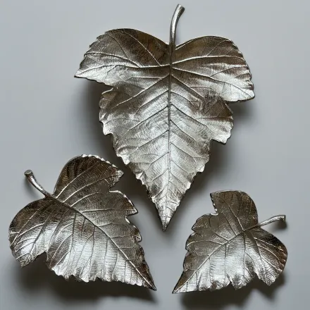 Plat décoratif feuille argentée en forme de feuille thumbnail 4