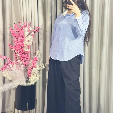 Chemise Bleue À Rayures Avec Col À Strass thumbnail 2
