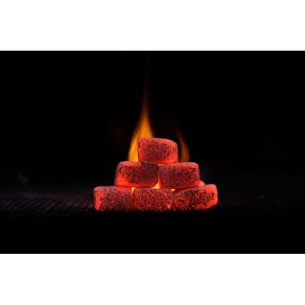 Boite De 1 Kg Ou 120 Cubes De 1,5 Cm De Chaque Cote De Charbon A Base De Coquille De Noix De Coco thumbnail 1