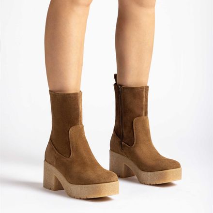 Bottines En Daim Avec Semelle En Caoutchouc thumbnail 2