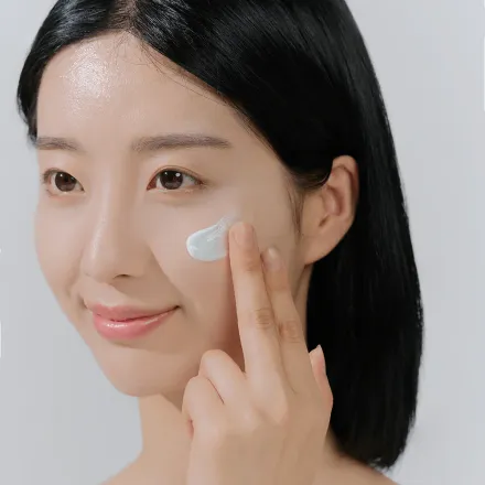 Skin1004 Madagascar Centella Hyalu - Cica Water - Fit Sun Serum Spf50 - 100ml thumbnail 3