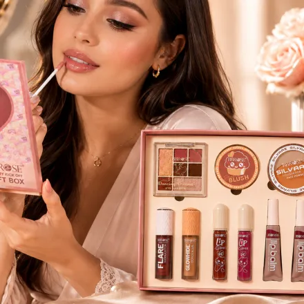 Coffret Cosmétique Complet – Idéal Pour Un Maquillage Naturel Ou Glamour thumbnail 4