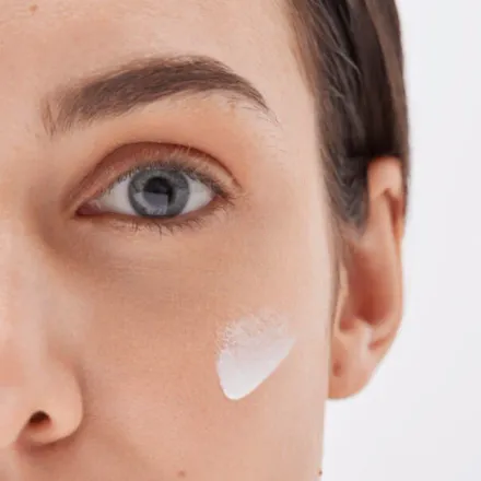 Fluide Solaire Visage Matifiant Spf 50 thumbnail 3