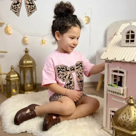 Little Diva – إطلالة فهد وردية مميزة thumbnail 3