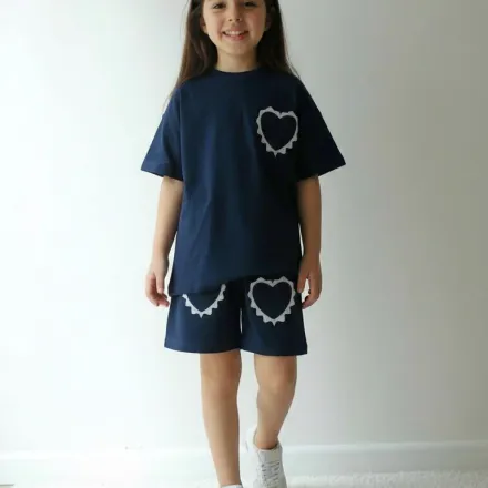 Élégance Intemporelle – une Tenue Bleue Moderne thumbnail 2