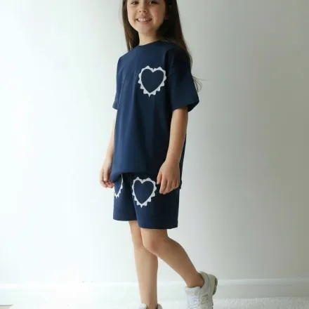 Élégance Intemporelle – une Tenue Bleue Moderne thumbnail 1