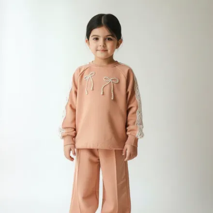 Ensemble Tala – Un Look Doux Avec Des Détails Sophistiqués thumbnail 1