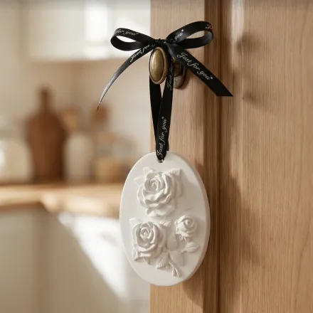 Suspension Parfumable En Plâtre – Roses Sculptées thumbnail 3