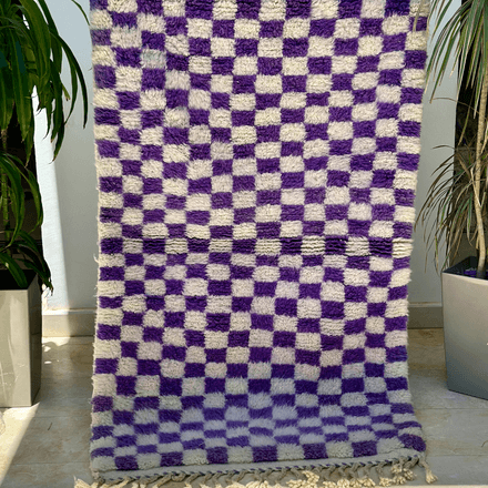 Tapis berbère Beni Ouarain damier crème et mauve 100% laine de mouton - 168cm / 100cm thumbnail 1