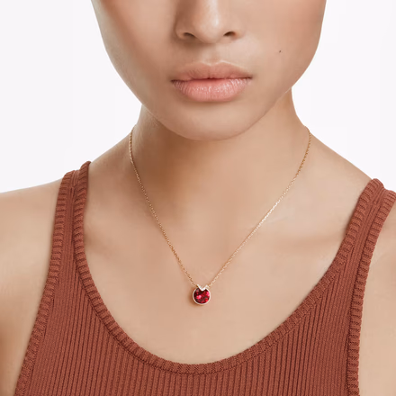Pendentif Bella V Taille ronde, Rouge, Doré à l’or 18 carats  thumbnail 6