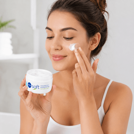 Crème Hydratante Légère À Absorption Rapide  thumbnail 4