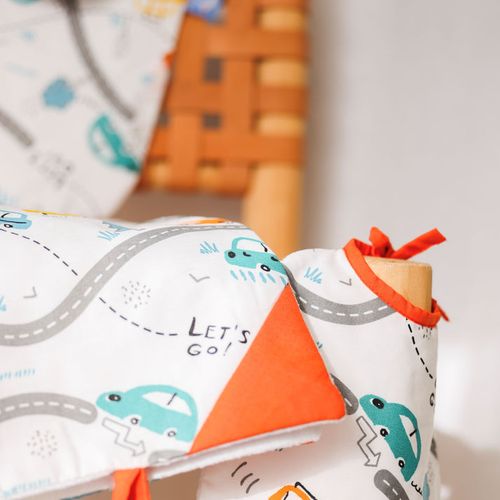 Pack naissance: Tapis à langer, protège épaule et bavoir