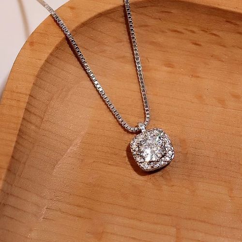 Collier Pendentif Carré Argenté