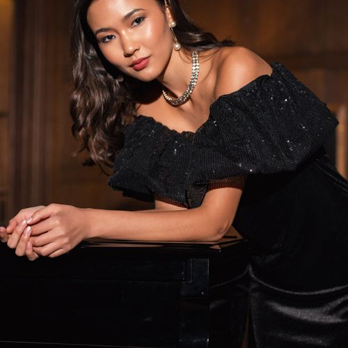 Petite robe avec col bateau en sequins