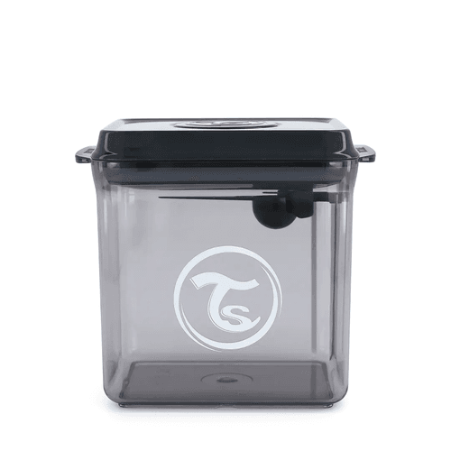 Formula container 