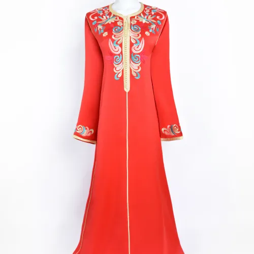 Caftan en crêpe de soie rouge brique