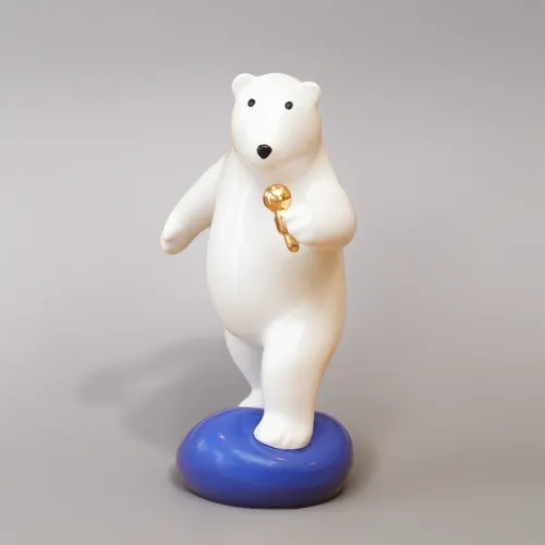 Ours chanteur au micro