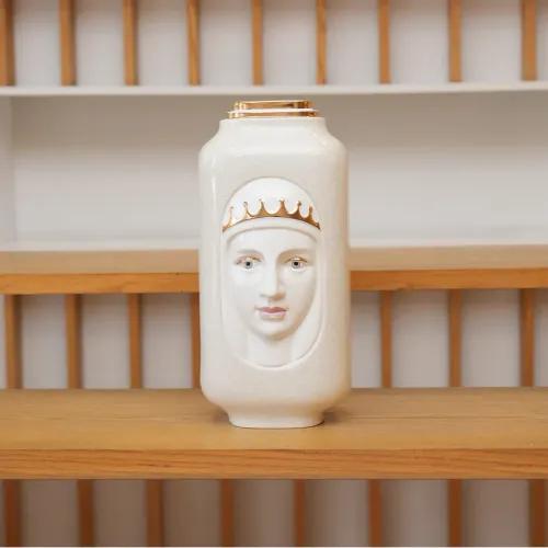 VASE FACE STATUE
