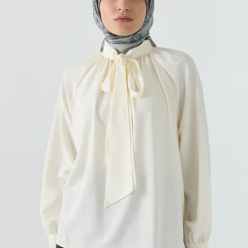 Chemisier Avec Détail Foulard