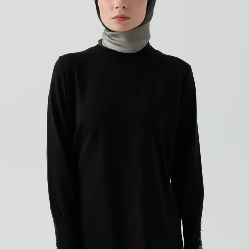 Pull Col Rond Avec Détails Boutons Aux Manches