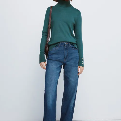 Pull À Col Montant Avec Boutons Et Poignets