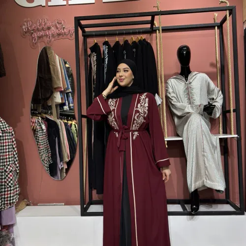 Abaya Bordeaux Avec Broderie