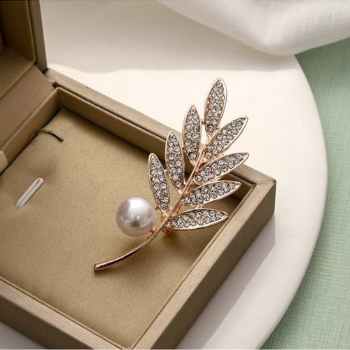 Broche Coréenne - Feuille En Scintilles