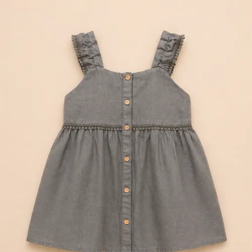 Robe Fille À Bretelles Volantées – Élégance Naturelle & Style Intemporel