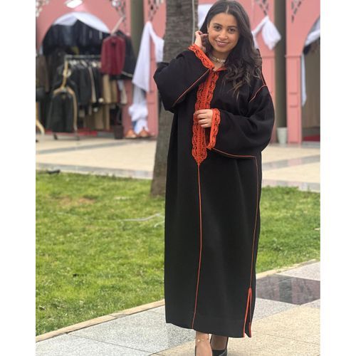 Jellaba Marocaine Avec Broderie Orange – Coupe Moderne Élégante 