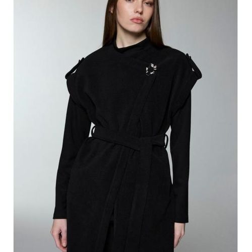 Ensemble Trois Pièces Avec Détails De Broche